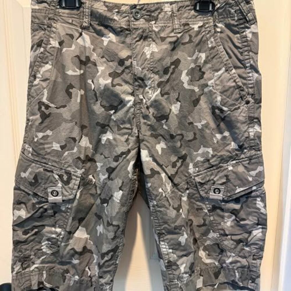 Men’s Helix Gray Camo Cargo Shorts Size 32